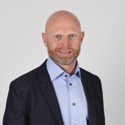 Portrettfoto av Roar Olsen, styremedlem i Norsk helsenett.